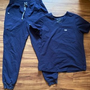 Set of Figs Navy Zamora High Waisted joggers in Small and Catarina top in Medium